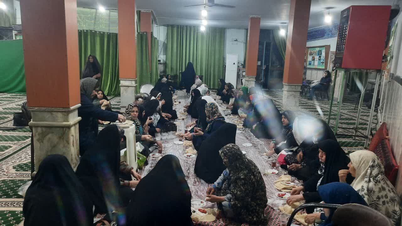 ماه میهمانی خدا در مسجد لامع؛ از نجوای سحر تا افطاری ساده با همکاری اعضای کانون