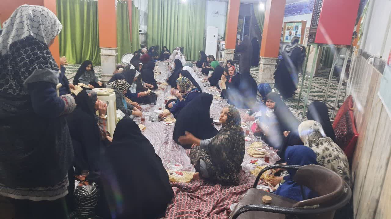 ماه میهمانی خدا در مسجد لامع؛ از نجوای سحر تا افطاری ساده با همکاری اعضای کانون