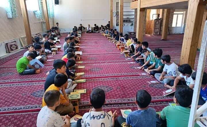 نوای وحی در مساجد کردستان طنینانداز شد؛ برگزاری محافل انس با قرآن و آیینهای ختم کلام الهی