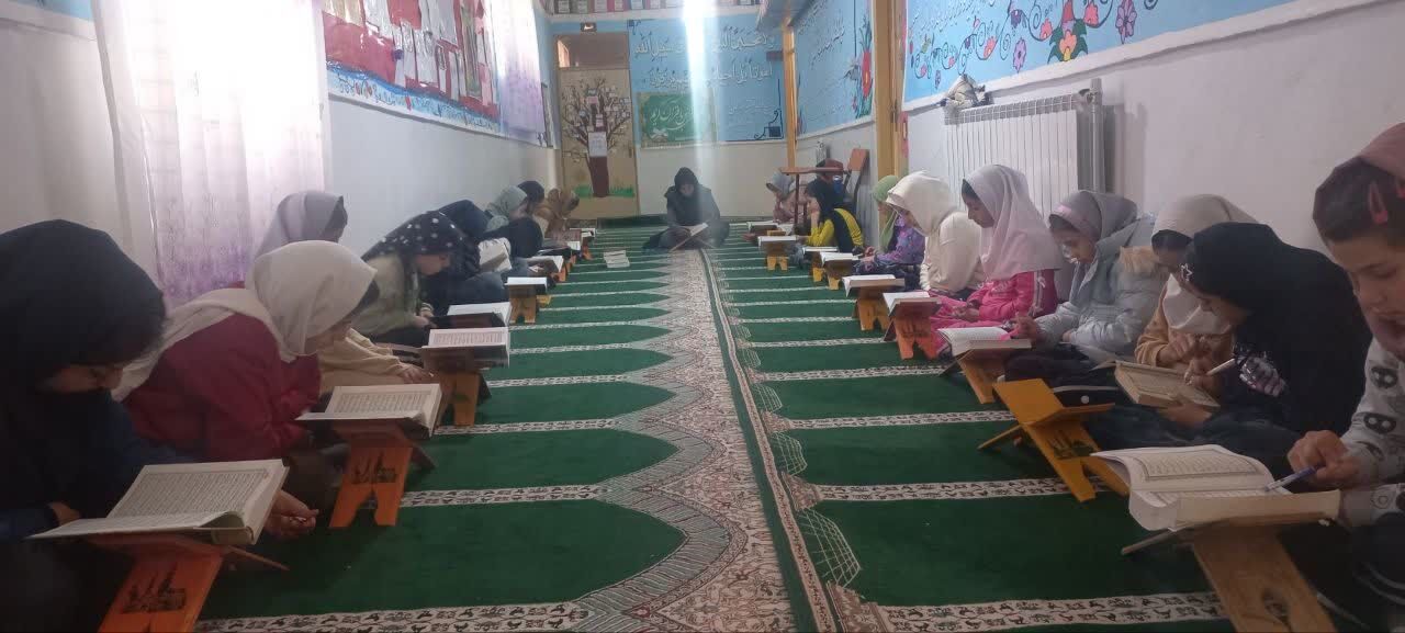 نوای وحی در مساجد کردستان طنینانداز شد؛ برگزاری محافل انس با قرآن و آیینهای ختم کلام الهی