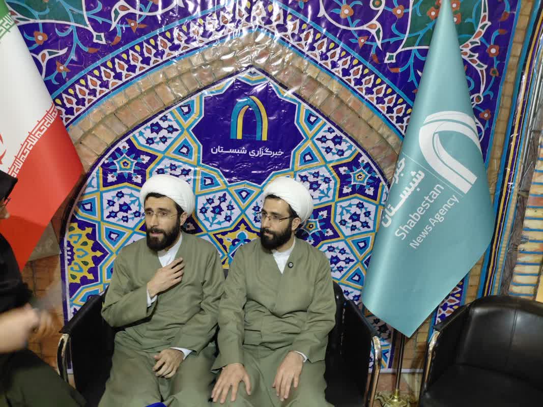 ماجرای ورود دوقلوهای روحانی به اجرای کودک/ وقتی آینده از مسجد آغاز می‌شود