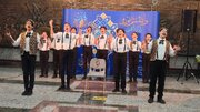 طنین آیات نور در مترو؛ اجرای گروه سرود همزمان با ایام نمایشگاه قرآن
