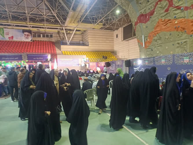 استقبال مردم از نمایشگاه کتاب و قرآن و عترت سمنان در حال افزایش است