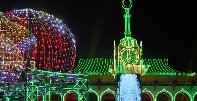 رمضان در مالزی، برونئی و فیلیپین: صحنه‌ای از نور و تقارن