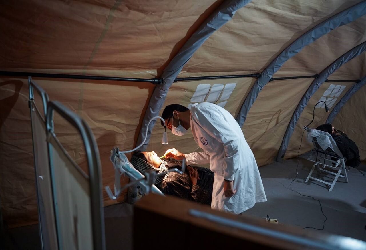 درمان در سایه گنبد فیروزه‌ای