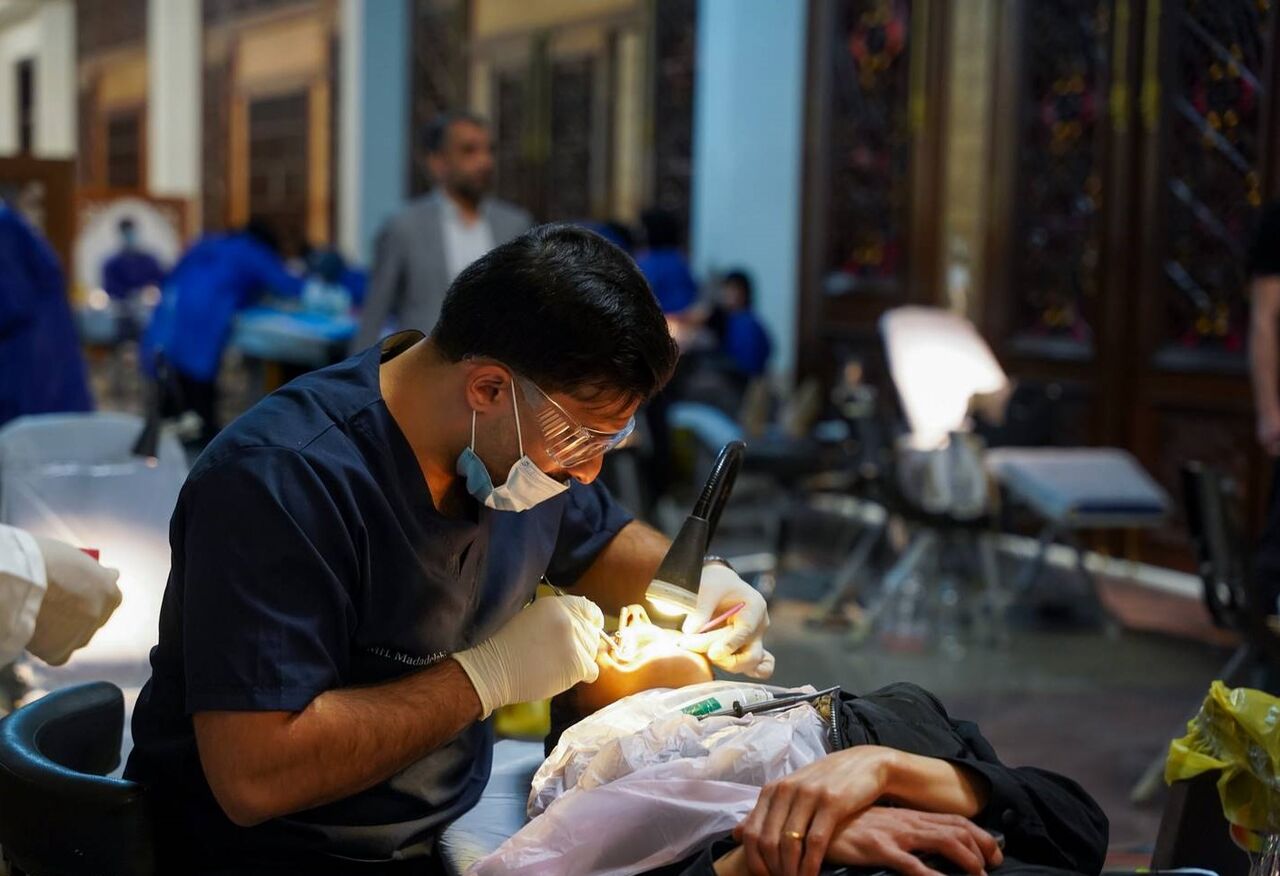 درمان در سایه گنبد فیروزهای