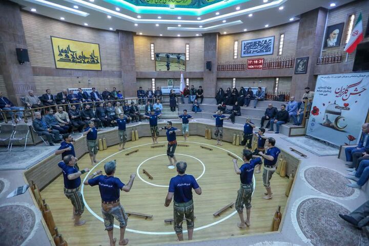 گلریزان برای بازگشت پدران به خانه در زورخانه شهرداری اراک