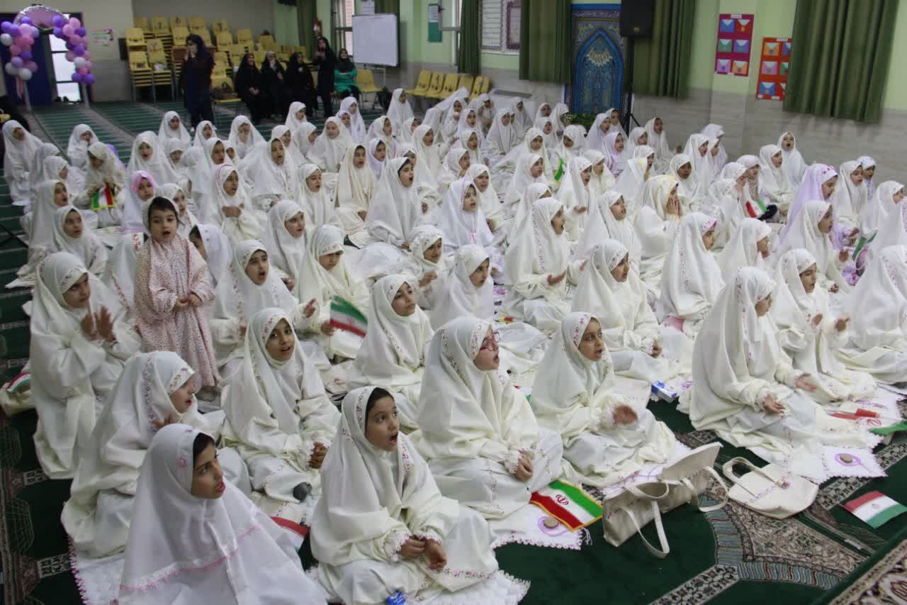 جشن تکلیف «فرشتگان بهشتی» در شهرک خاتمالانبیا کاشان