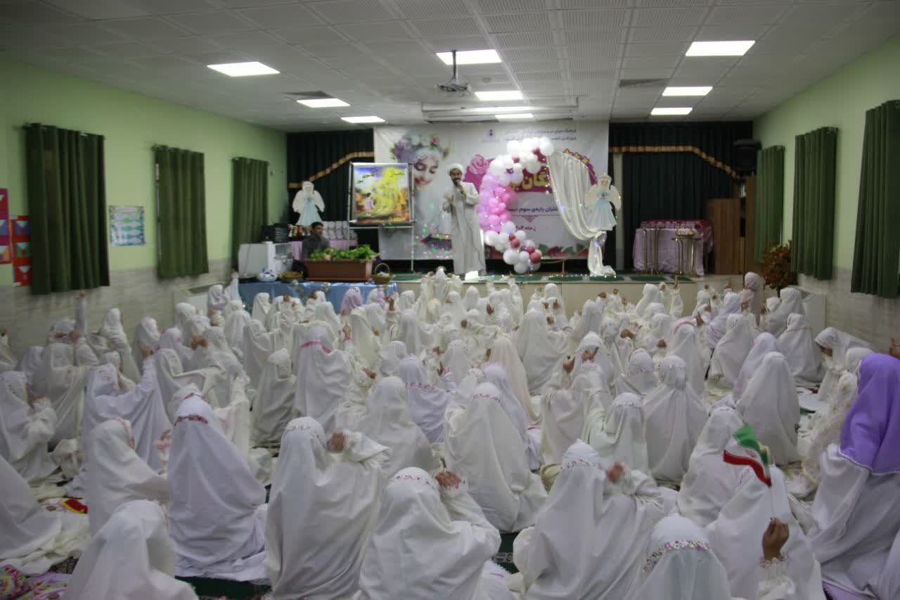 جشن تکلیف «فرشتگان بهشتی» در شهرک خاتم‌الانبیا کاشان