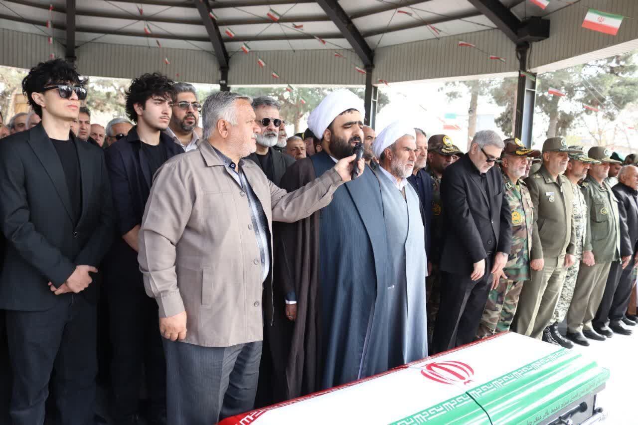 پیکر فرمانده اسبق نیروی زمینی ارتش جمهوری اسلامی در شهرقدس آرام گرفت