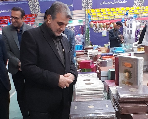 استاندار سمنان: کتاب باید به اولویت اصلی سبد فرهنگی خانواده‌ها تبدیل شود