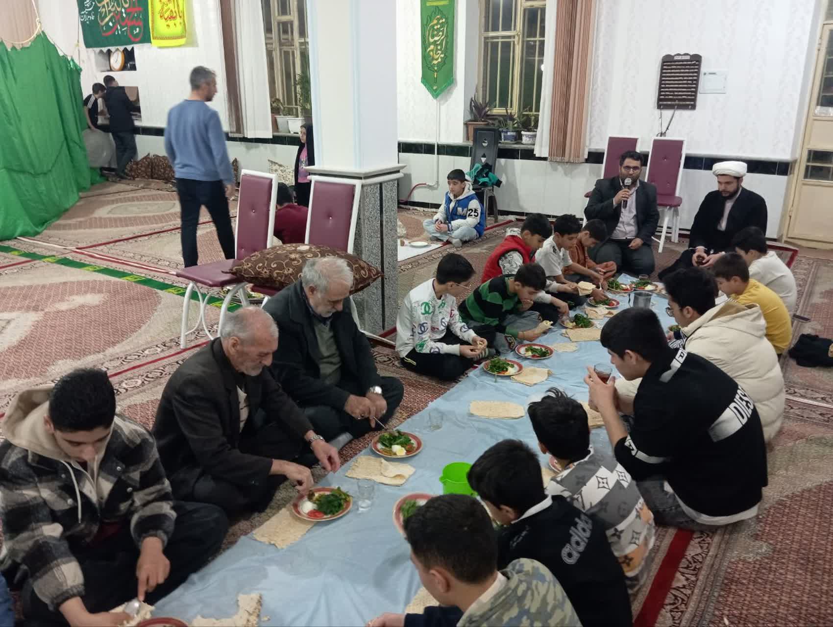 برگزاری محفل جزخوانی قرآن در بیش از ۱۰۰ مسجد میاندوآب