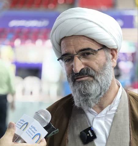 آشنا کردن جوانان با فرهنگ کتابخوانی ضرورت دارد