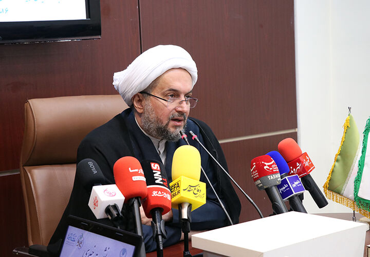 مسئله قرآن یک موضوع جهانی است اما حل آن از خود ما آغاز می‌شود