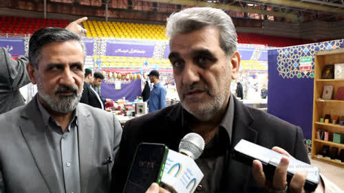 استاندار سمنان: کتاب باید به اولویت اصلی سبد فرهنگی خانواده‌ها تبدیل شود