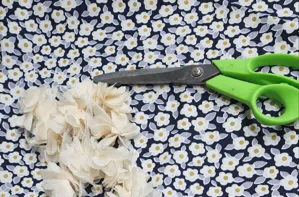 دوخت چادر برای دختر  مسجدی؛ روایت مدیر کانونی که خودش دست‌به‌کار شد