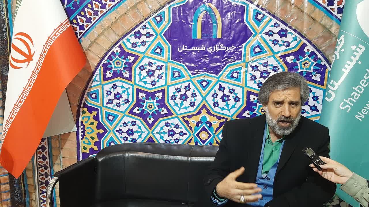 «شعر» با دو بال دین و هنر اوج میگیرد