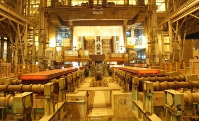 رشد ۳۴ درصدی تولید اسلب و جهش ۶۶ درصدی درآمد فولاد هرمزگان در ۱۱ ماهه ۱۴۰۴