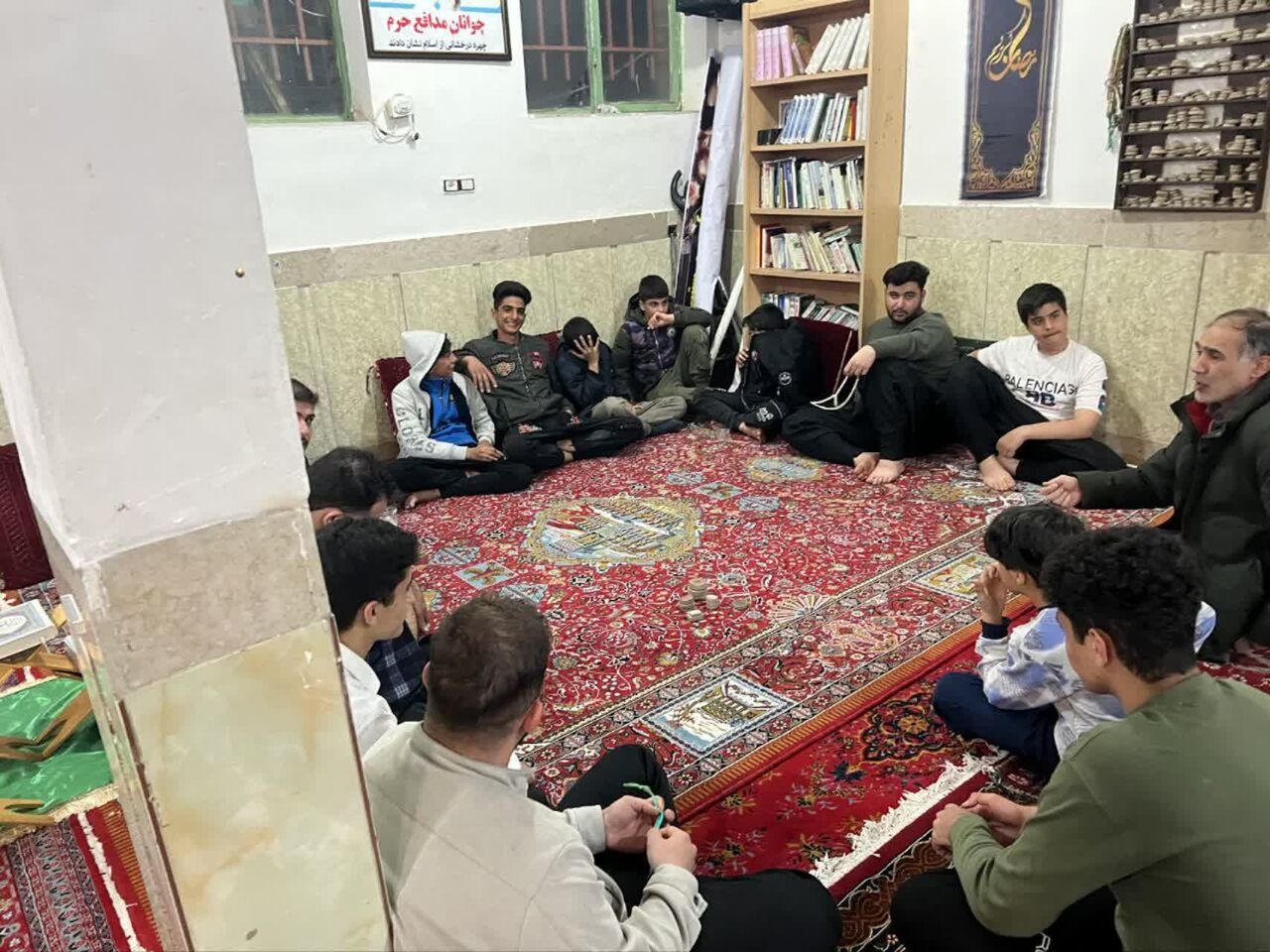 برگزاری مراسم مناجات‌خوانی و محفل انس با قرآن در مسجد حضرت ولی‌عصر(عج)