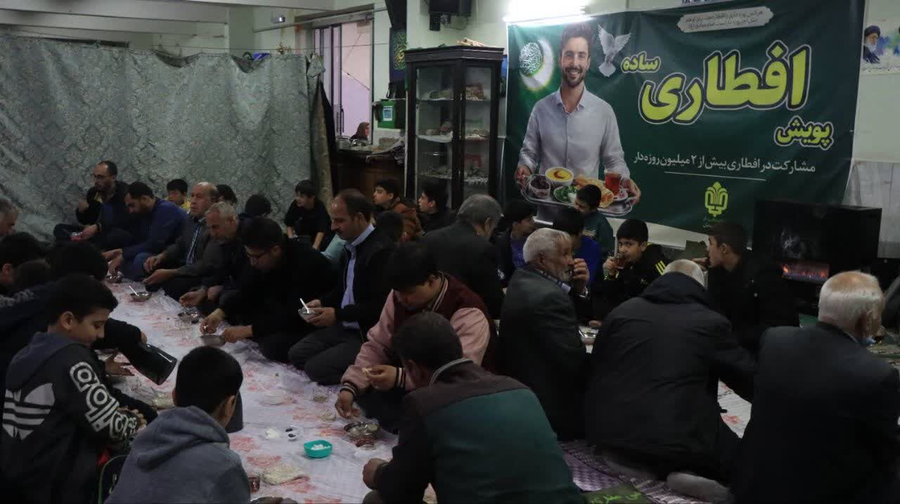 احیای سنت افطاری ساده در بیش از ۵۰ مسجد استان مرکزی با حمایت بنیاد علوی