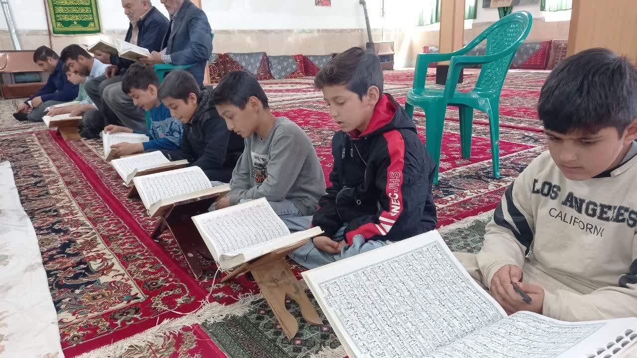 کانون شهید آیت‌الله صدر امرآباد میزبان روزه‌داران در مهمانی ۳۰ شب ماه رمضان