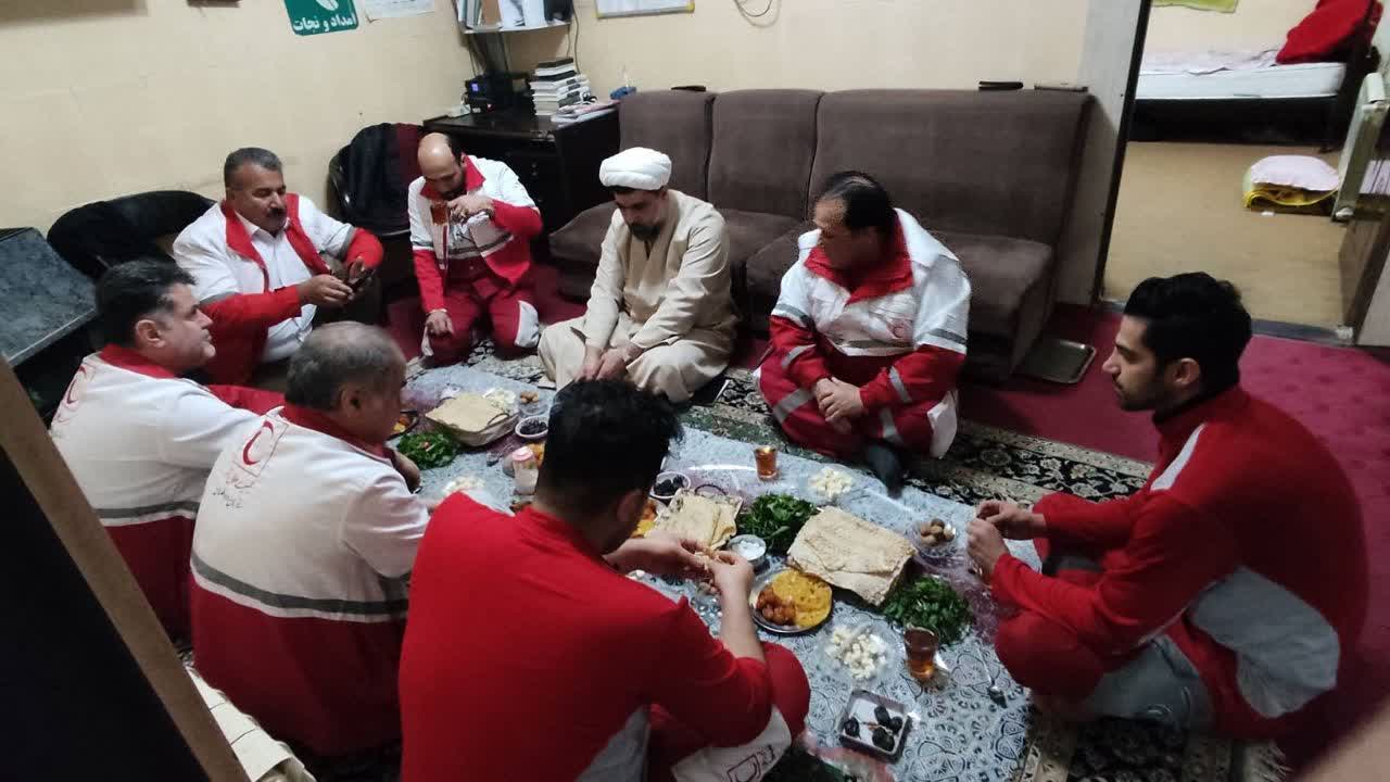 محفل انس با قرآن و ضیافت افطاری در پایگاههای امدادی گیلان