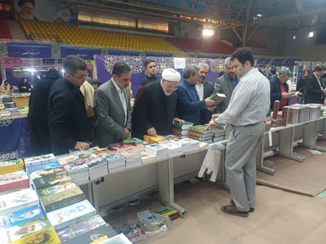 بازدید رییس کل دادگستری و دادستان کل استان از نمایشگاه کتاب و قرآن و عترت سمنان