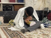 اعتکاف دانش‌آموزی در حرم رضوی