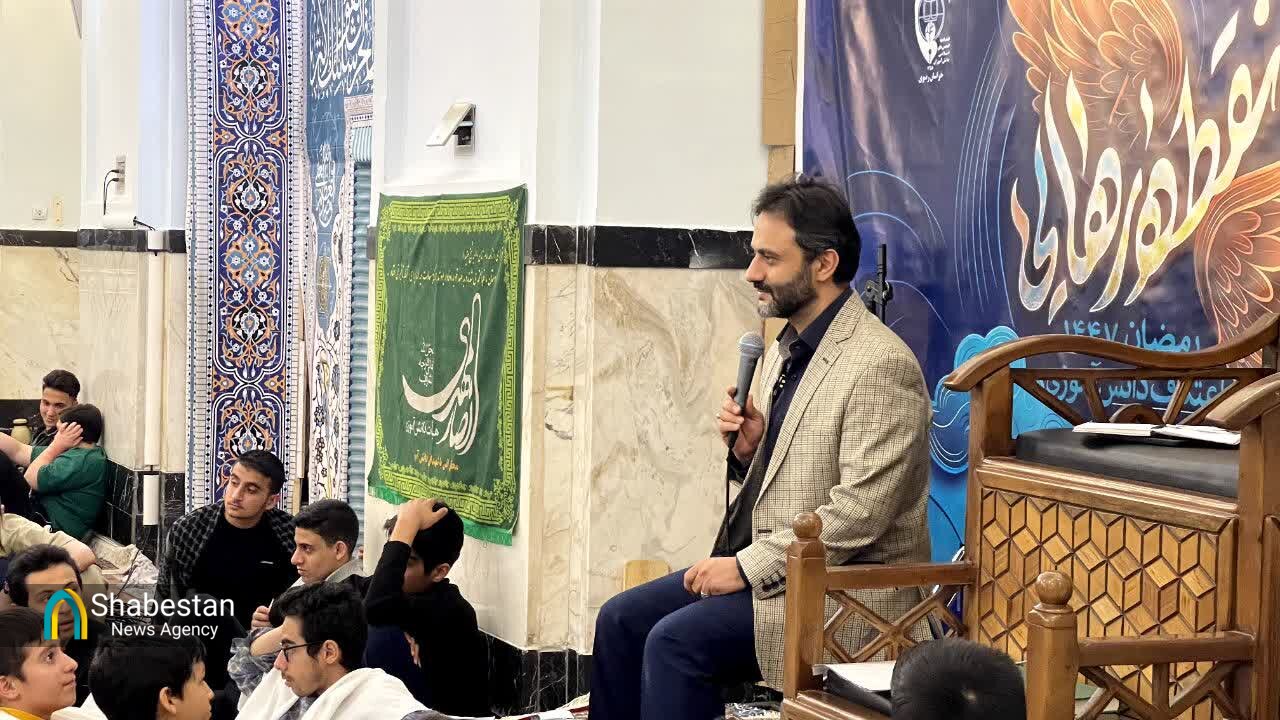 گردهمایی ۵۰۰ دانش‌آموز مشهدی در اعتکاف رمضانیه