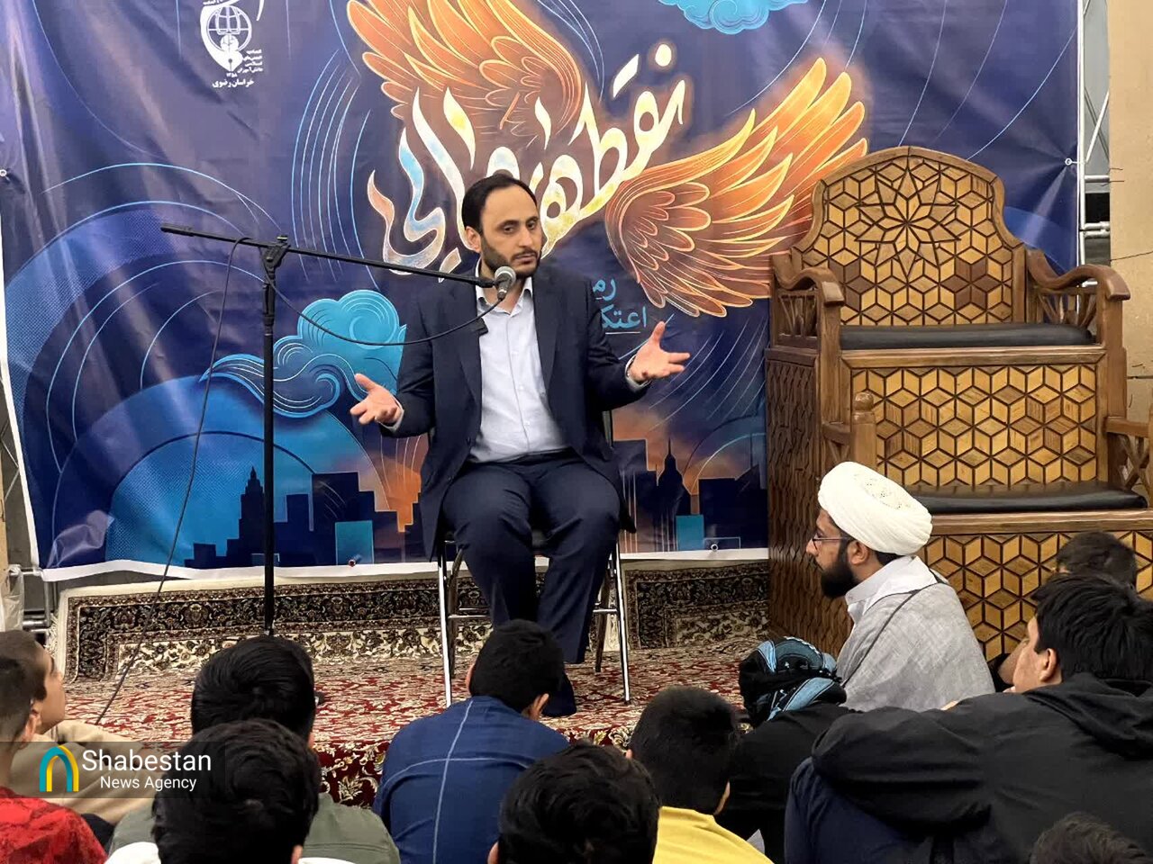 گردهمایی ۵۰۰ دانش‌آموز مشهدی در اعتکاف رمضانیه