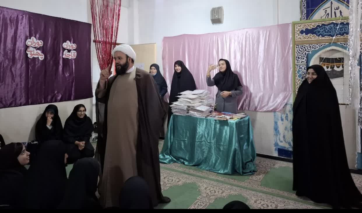 اهدای ۳۰۰ قواره چادر نماز به ۱۰ مدرسه برای اقامه باشکوه نماز جماعت