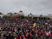 حضور بیش از ۱۵ ساعته مردم عزادار کرمان در میدان آزادی به روایت تصویر