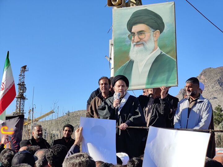 ایران اسلامی عزادار است اما چشم ما به سمت نابودی دشمن است