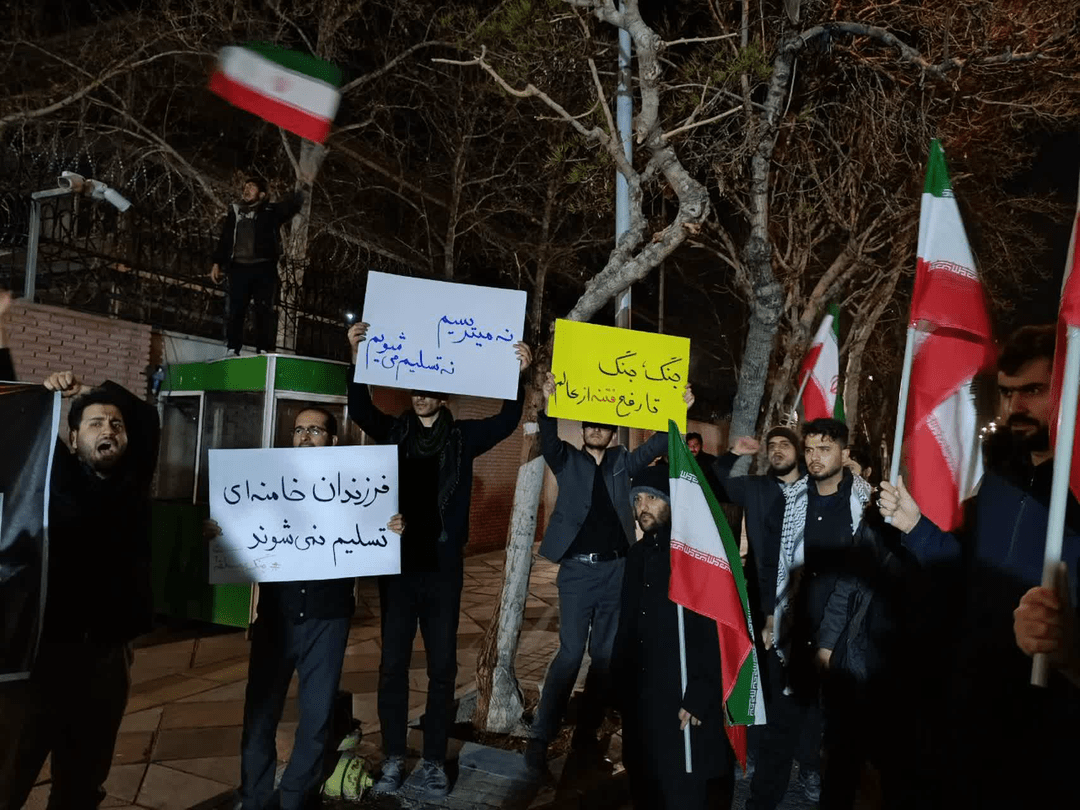 دسته عزاداری دانشجویان از دانشگاه تا وزارت خارجه