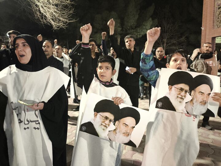 اجتماع مردمی کفن پوشان برای خون خواهی رهبر معظم انقلاب در بیرجند