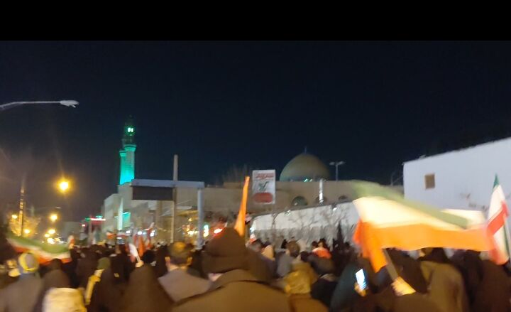 تجمع پرشور اهالی مسجد امام علی(ع) پونک و درخواست انتقام خون رهبر شهید