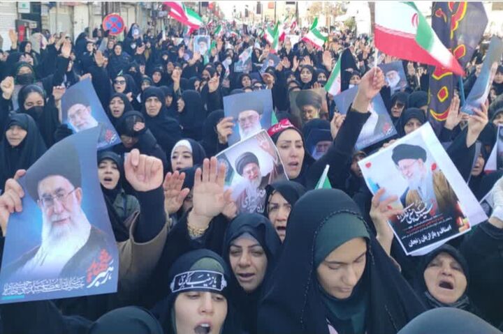 حضور حماسی بانوان زنجان برای قائد امت