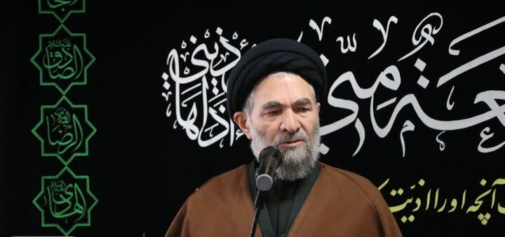 مساجد به سنگر مبارزه با دشمن تبدیل شود 