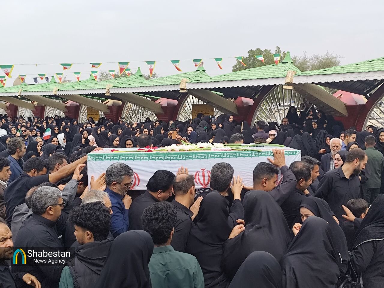 معلمی که درس ایثار و فداکاری را مشق کرد