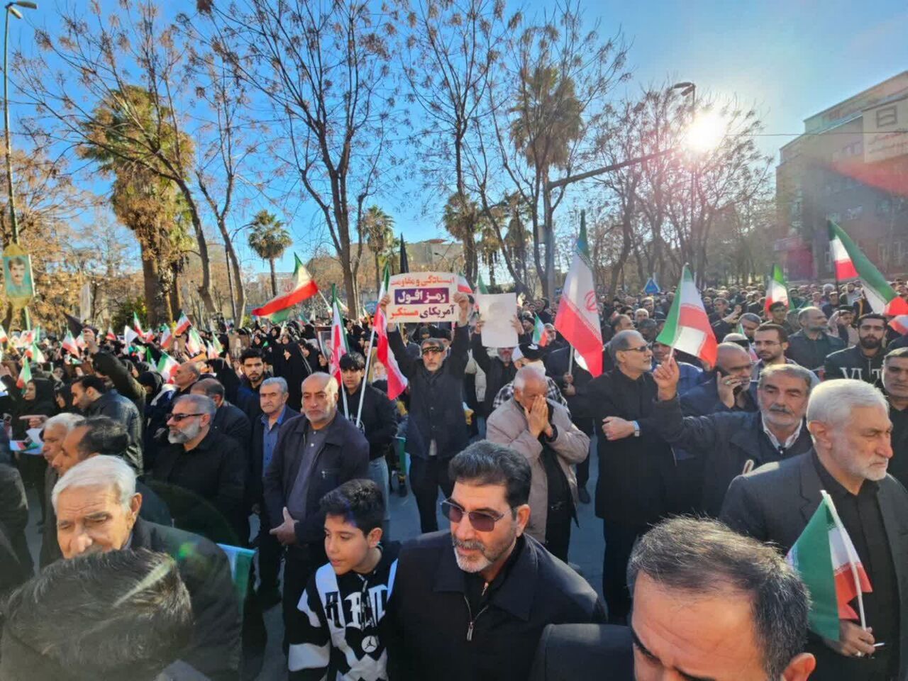 حضور پررنگ ایلات و عشایر نشانه وحدت در برابر استکبار و حمایت از نیروهای مسلح است