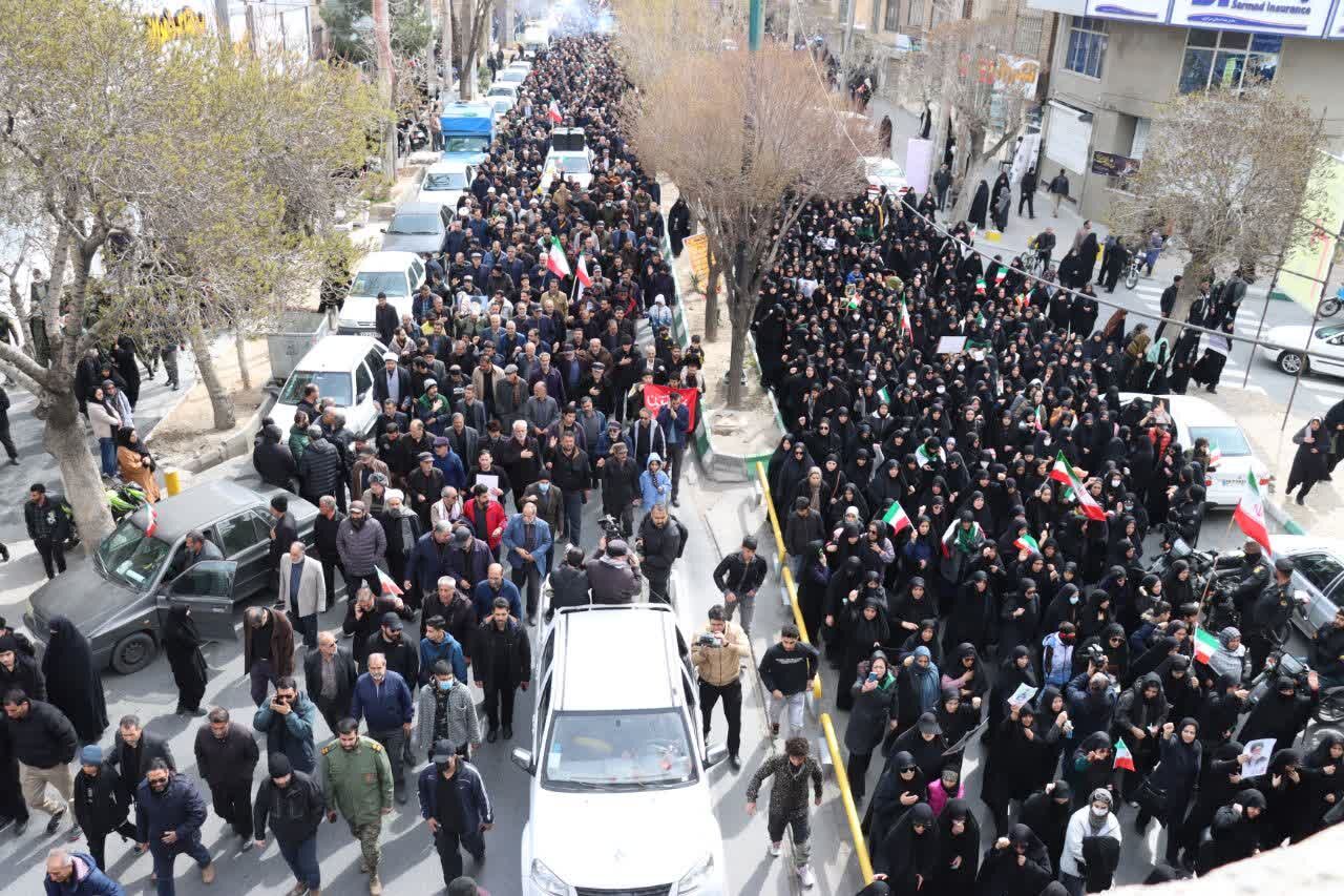 پیکر مطهر شهید «عباس مبینی» در اراک تشییع شد