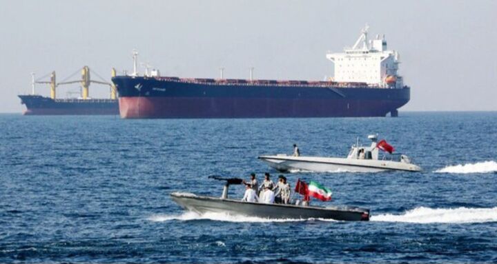 آمریکا، انگلیس و اسرائیل با هر پرچمی در لیست سیاه عبور از تنگه هرمز قرار دارند