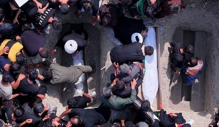 روایت میدل ایست آی از جنایت مدرسه میناب: انفجار دوم کسی را زنده نگذاشت