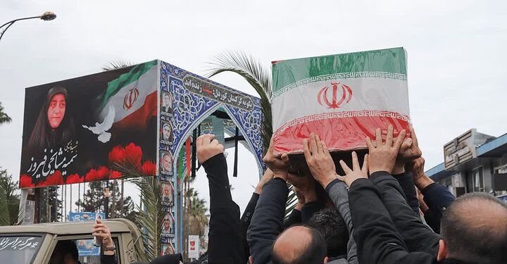 نوشهری ها با اولین شهیده خود وداع کردند