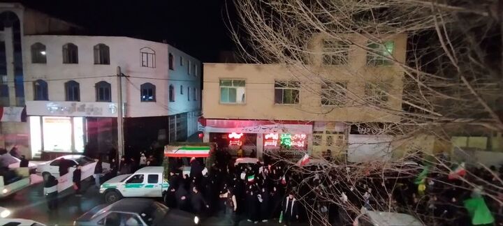 میدان شهدای اراک در پنجمین شب شهادت رهبر، میزبان موج وفاداری مردمی