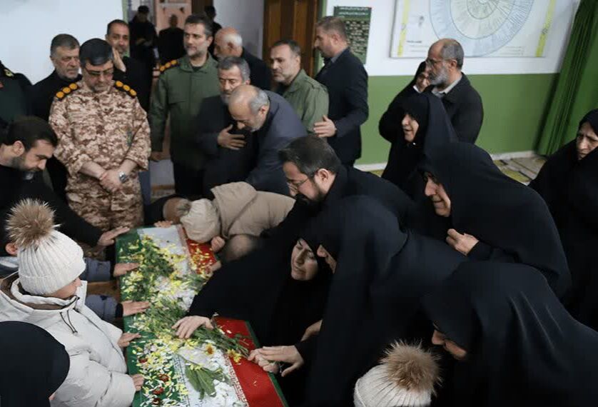 نوشهری ها با اولین شهیده خود وداع کردند