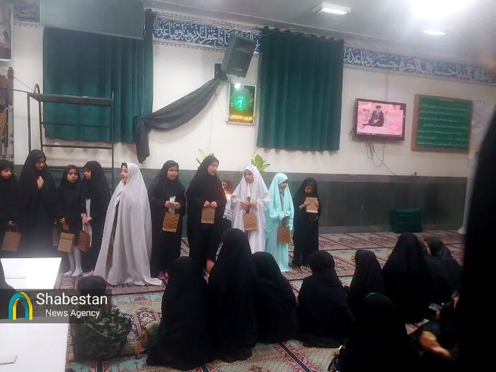 تکریم دختران تازه‌مکلف کرمانی به یاد روزه‌اولی‌های مدرسه میناب