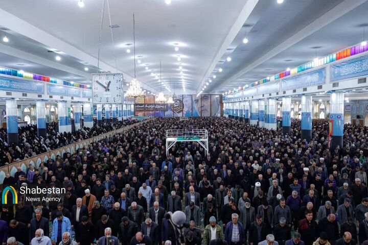 تصاویر هوایی حضور حماسی کرمانی‌های ولایتمدار در نمازجمعه ۱۵ اسفندماه