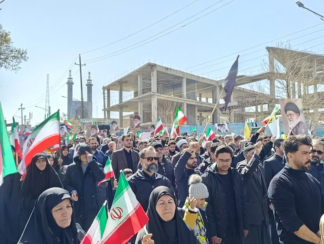 خروش مردم ولایت مدار کرمانشاه جنایات آمریکا و اسرائیل را محکوم کردند