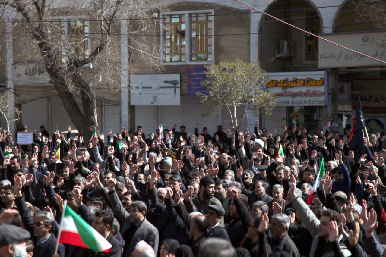 خروش مردم ولایت مدار کرمانشاه جنایات آمریکا و اسرائیل را محکوم کردند